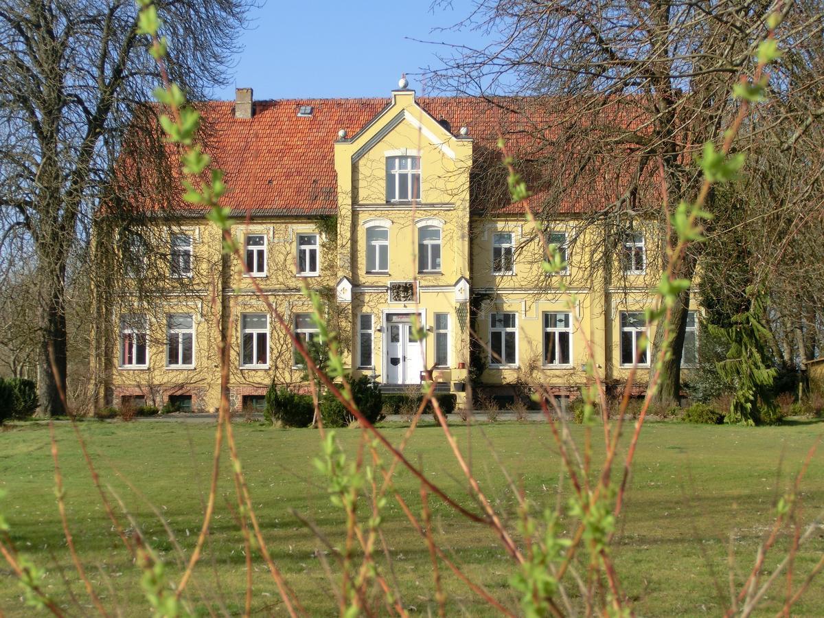 Domane Neu Gaarz Hostel 外观 照片
