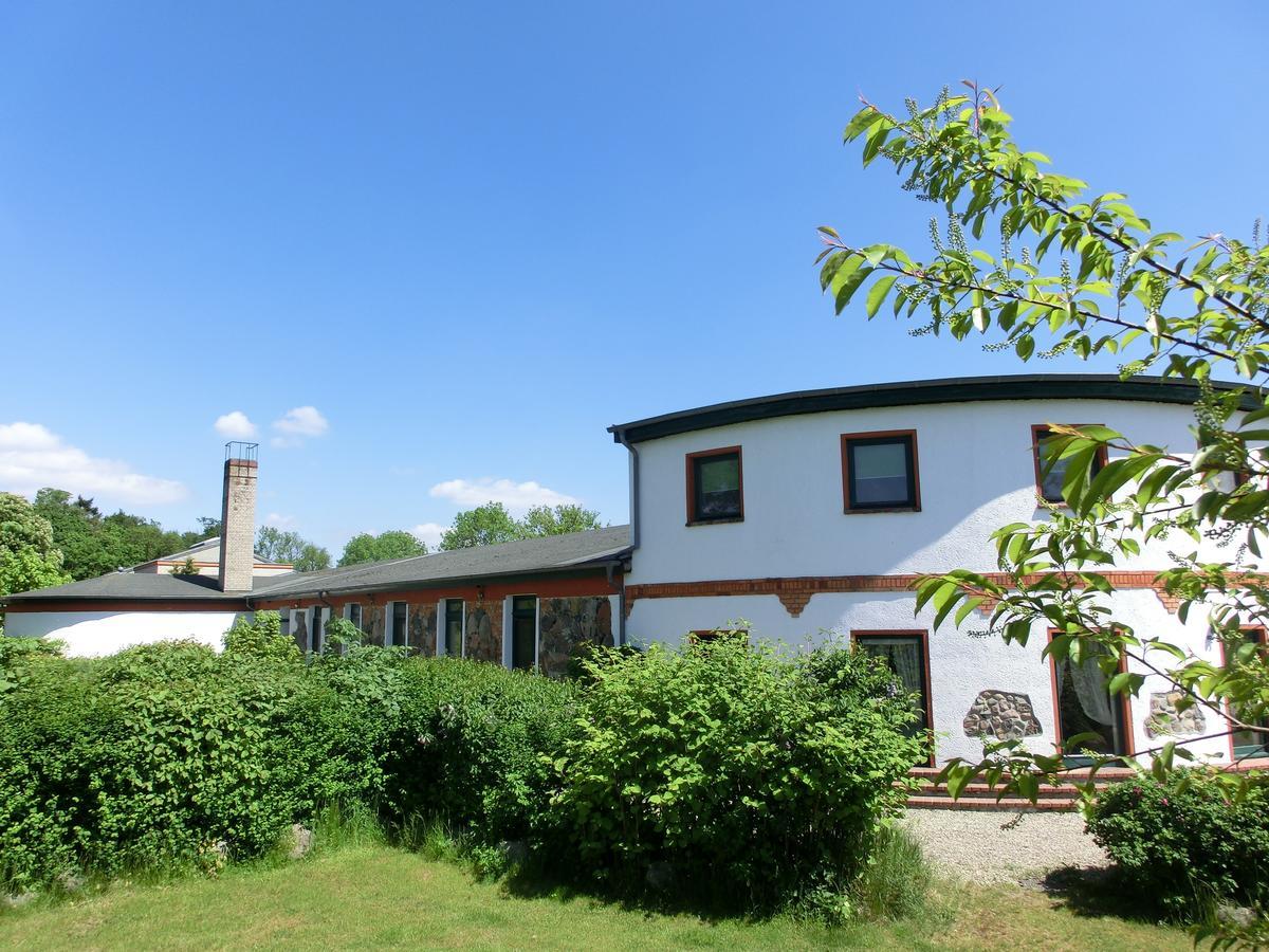 Domane Neu Gaarz Hostel 外观 照片